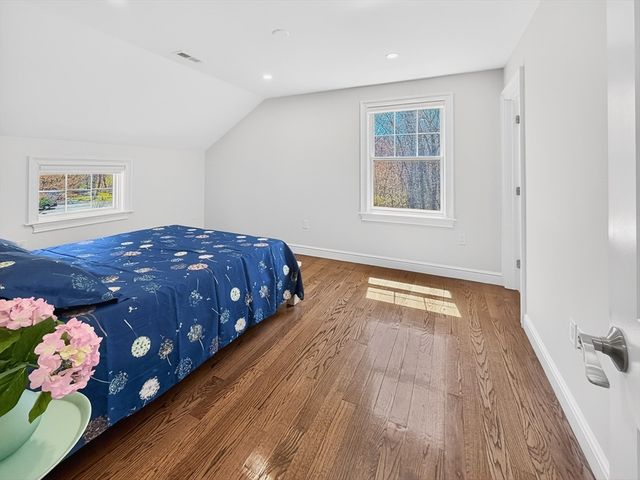 16 Walsh Road, Bedford, MA 01730