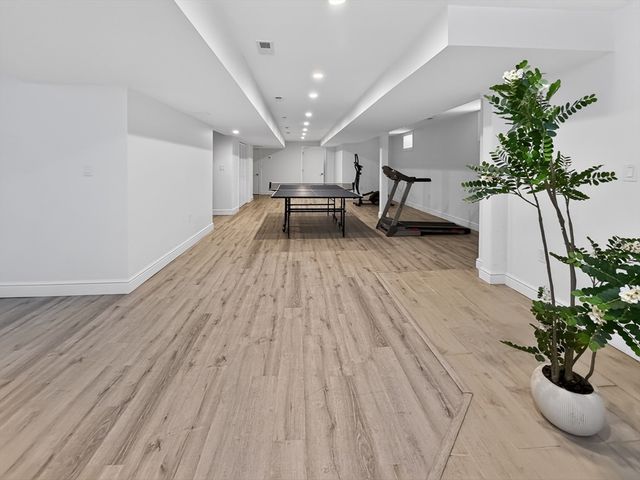 16 Walsh Road, Bedford, MA 01730