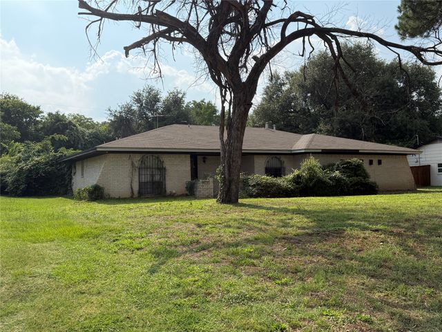 6400 Kingston Drive, Colleyville, TX 76034