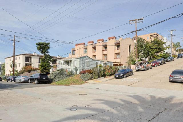 1118 Fresno St 1, San Diego, CA 92111