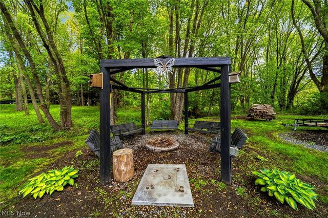 2087 Chimney Ridge Drive, Madison, OH 44057
