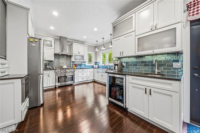 2087 Chimney Ridge Drive, Madison, OH 44057