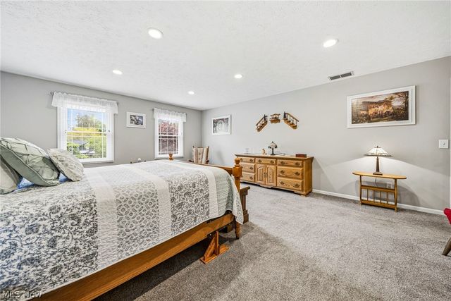 2087 Chimney Ridge Drive, Madison, OH 44057