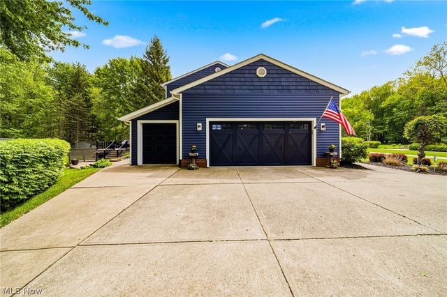 2087 Chimney Ridge Drive, Madison, OH 44057