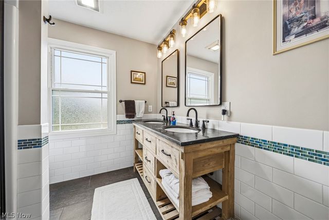 2087 Chimney Ridge Drive, Madison, OH 44057