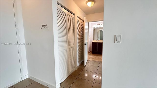 79 SW 12th St 1102-S, Miami, FL 33130