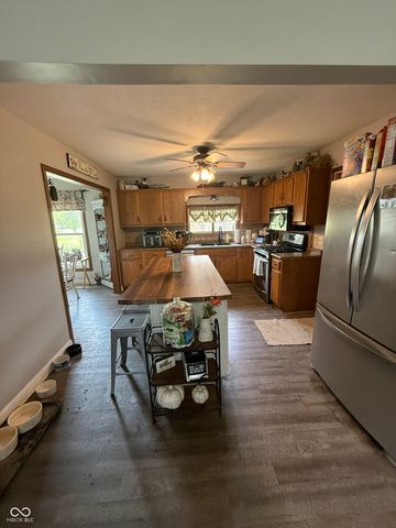 668 N 300 W, Greenfield, IN 46140