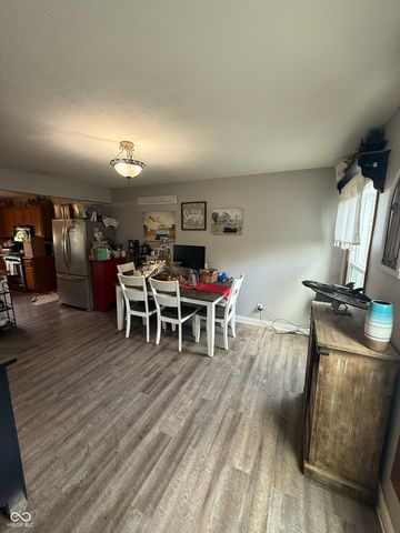 668 N 300 W, Greenfield, IN 46140