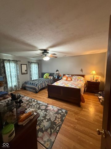 668 N 300 W, Greenfield, IN 46140