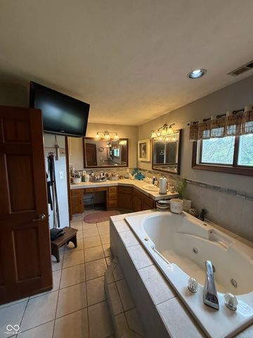 668 N 300 W, Greenfield, IN 46140