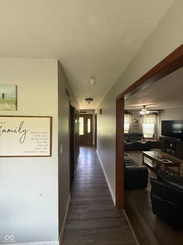 668 N 300 W, Greenfield, IN 46140