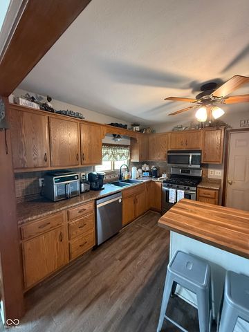 668 N 300 W, Greenfield, IN 46140