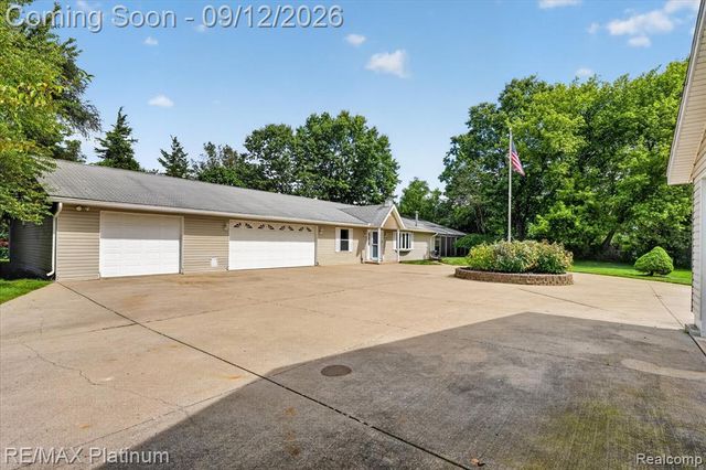 4254 W Highland Road, Highland, MI 48357