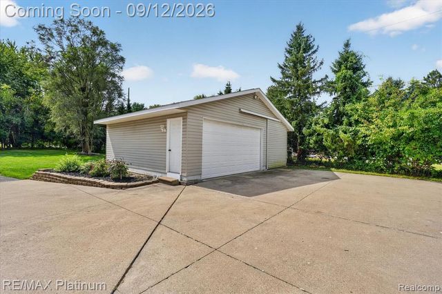 4254 W Highland Road, Highland, MI 48357