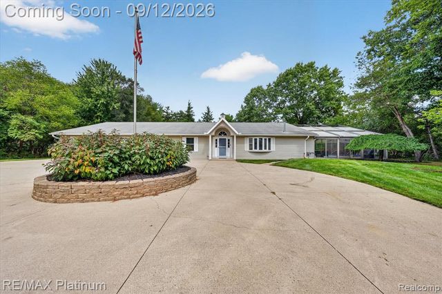 4254 W Highland Road, Highland, MI 48357