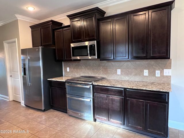 100 Cautillion Drive, Youngsville, LA 70592