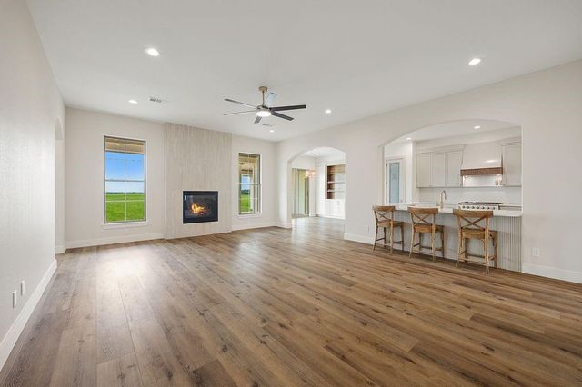 120 Quail Run Court, Decatur, TX 76234