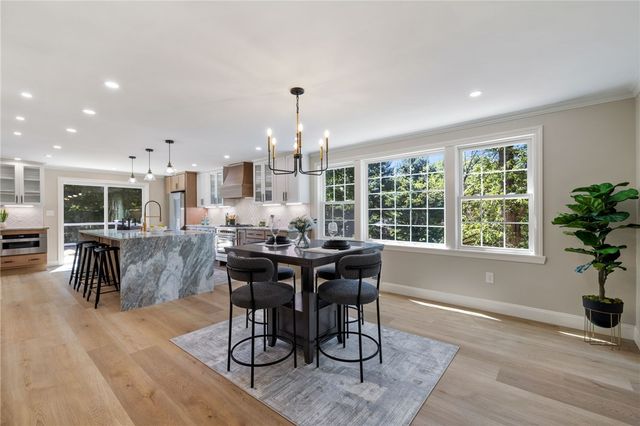 8241 Thompson Run, Mccandless, PA 15237