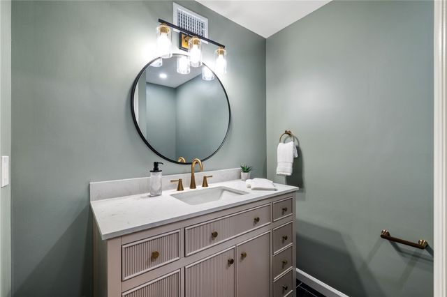 8241 Thompson Run, Mccandless, PA 15237