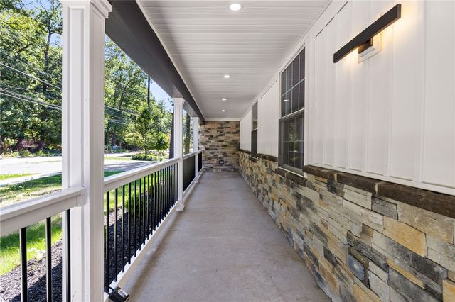 8241 Thompson Run, Mccandless, PA 15237