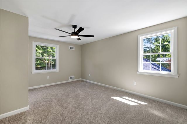 8241 Thompson Run, Mccandless, PA 15237