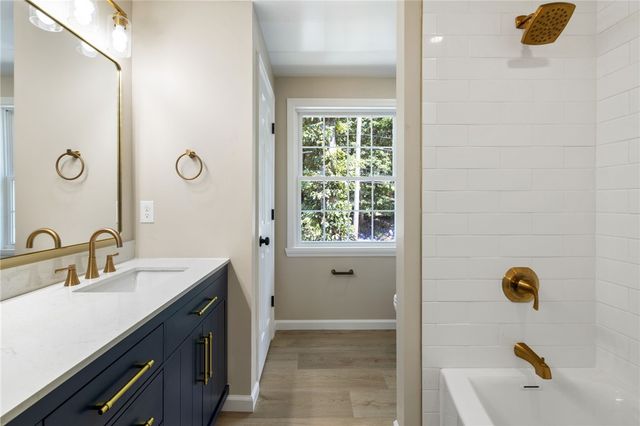 8241 Thompson Run, Mccandless, PA 15237