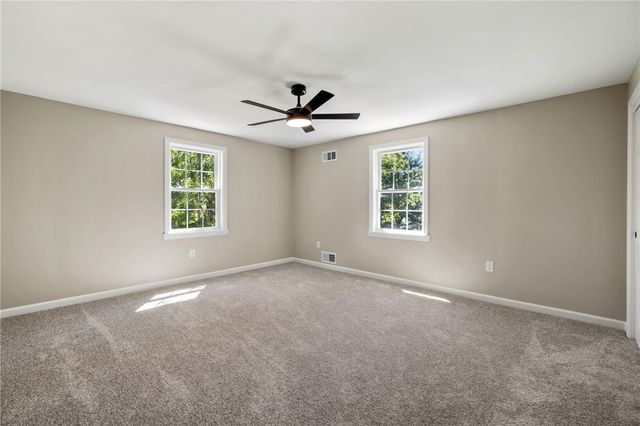 8241 Thompson Run, Mccandless, PA 15237