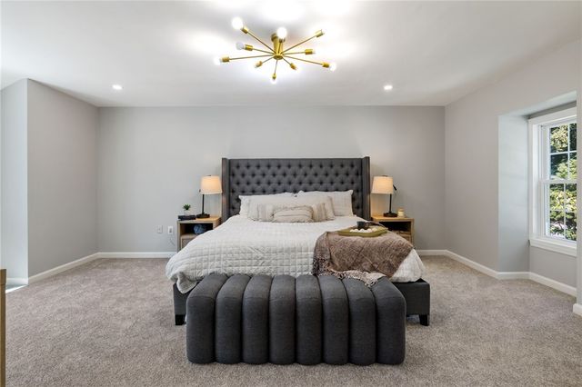 8241 Thompson Run, Mccandless, PA 15237