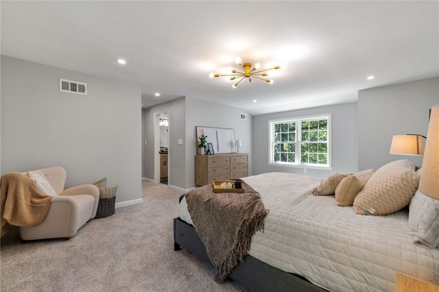 8241 Thompson Run, Mccandless, PA 15237