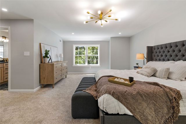 8241 Thompson Run, Mccandless, PA 15237