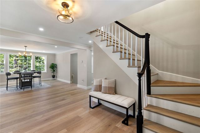 8241 Thompson Run, Mccandless, PA 15237