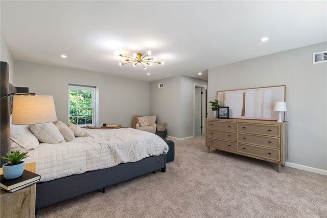 8241 Thompson Run, Mccandless, PA 15237