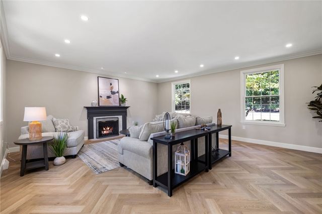 8241 Thompson Run, Mccandless, PA 15237