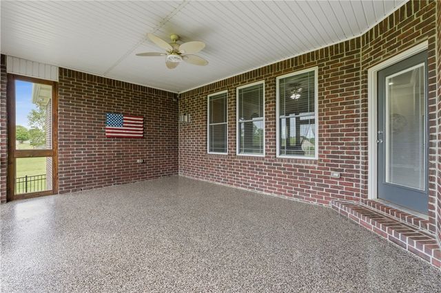 571 S Rainbow Road, Cave Springs, AR 72718