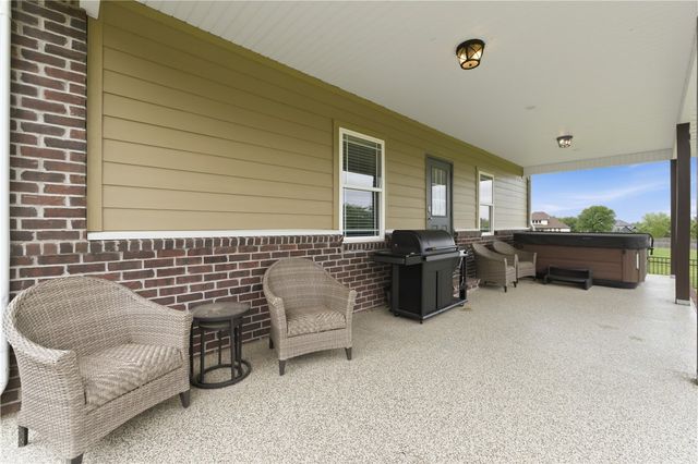 571 S Rainbow Road, Cave Springs, AR 72718