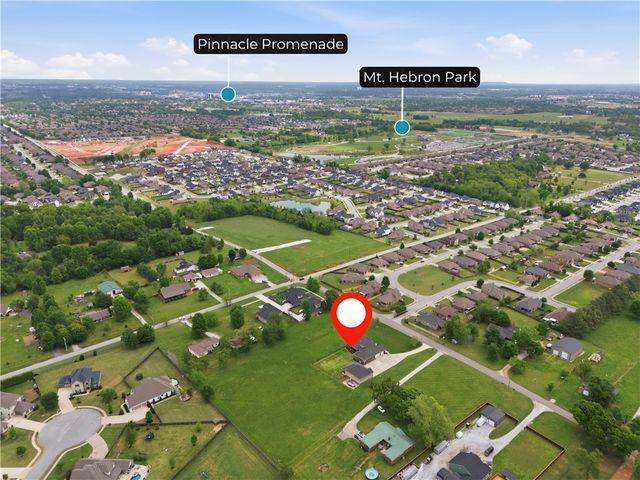 571 S Rainbow Road, Cave Springs, AR 72718