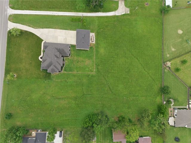 571 S Rainbow Road, Cave Springs, AR 72718