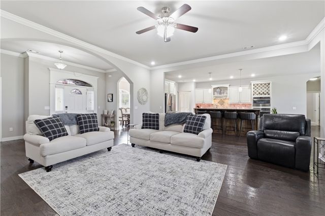 571 S Rainbow Road, Cave Springs, AR 72718