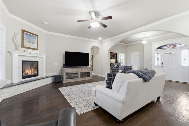 571 S Rainbow Road, Cave Springs, AR 72718