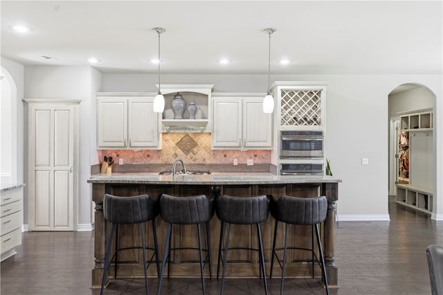 571 S Rainbow Road, Cave Springs, AR 72718