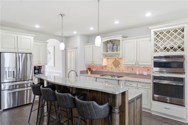 571 S Rainbow Road, Cave Springs, AR 72718