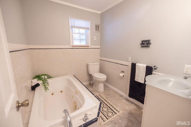 2525 W Lawson Road, Marion, IN 46952