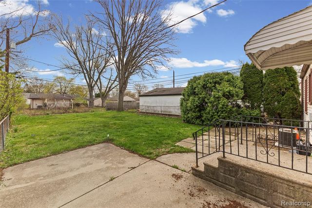 7426 Floral Street, Westland, MI 48185