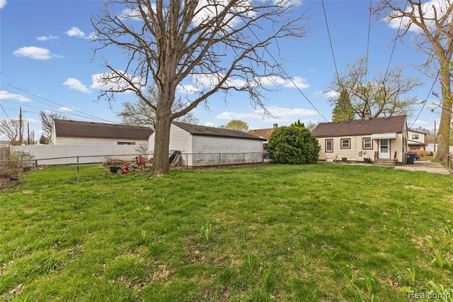 7426 Floral Street, Westland, MI 48185