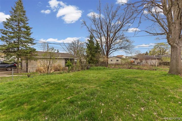 7426 Floral Street, Westland, MI 48185