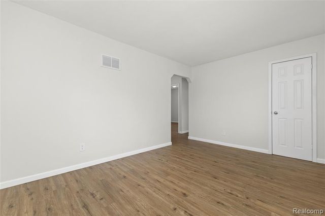 7426 Floral Street, Westland, MI 48185