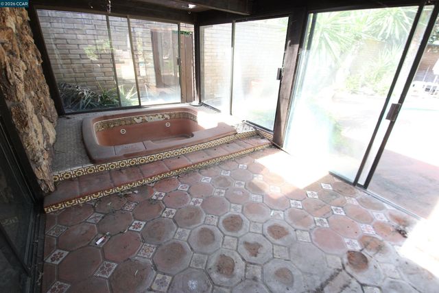 100 Normandy Ln, Walnut Creek, CA 94598