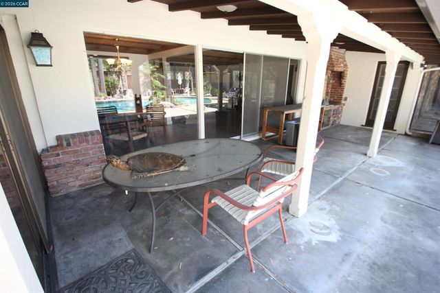 100 Normandy Ln, Walnut Creek, CA 94598