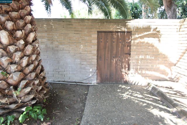 100 Normandy Ln, Walnut Creek, CA 94598