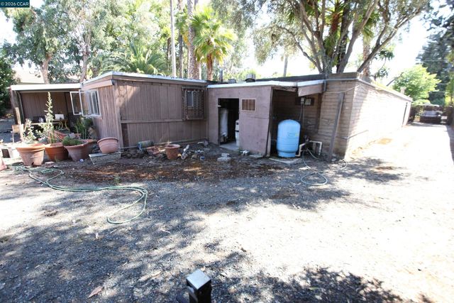 100 Normandy Ln, Walnut Creek, CA 94598